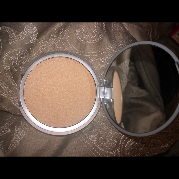 The Balm Mary-Lou Manizer Highlighter Champagne - Picture 7 of 7